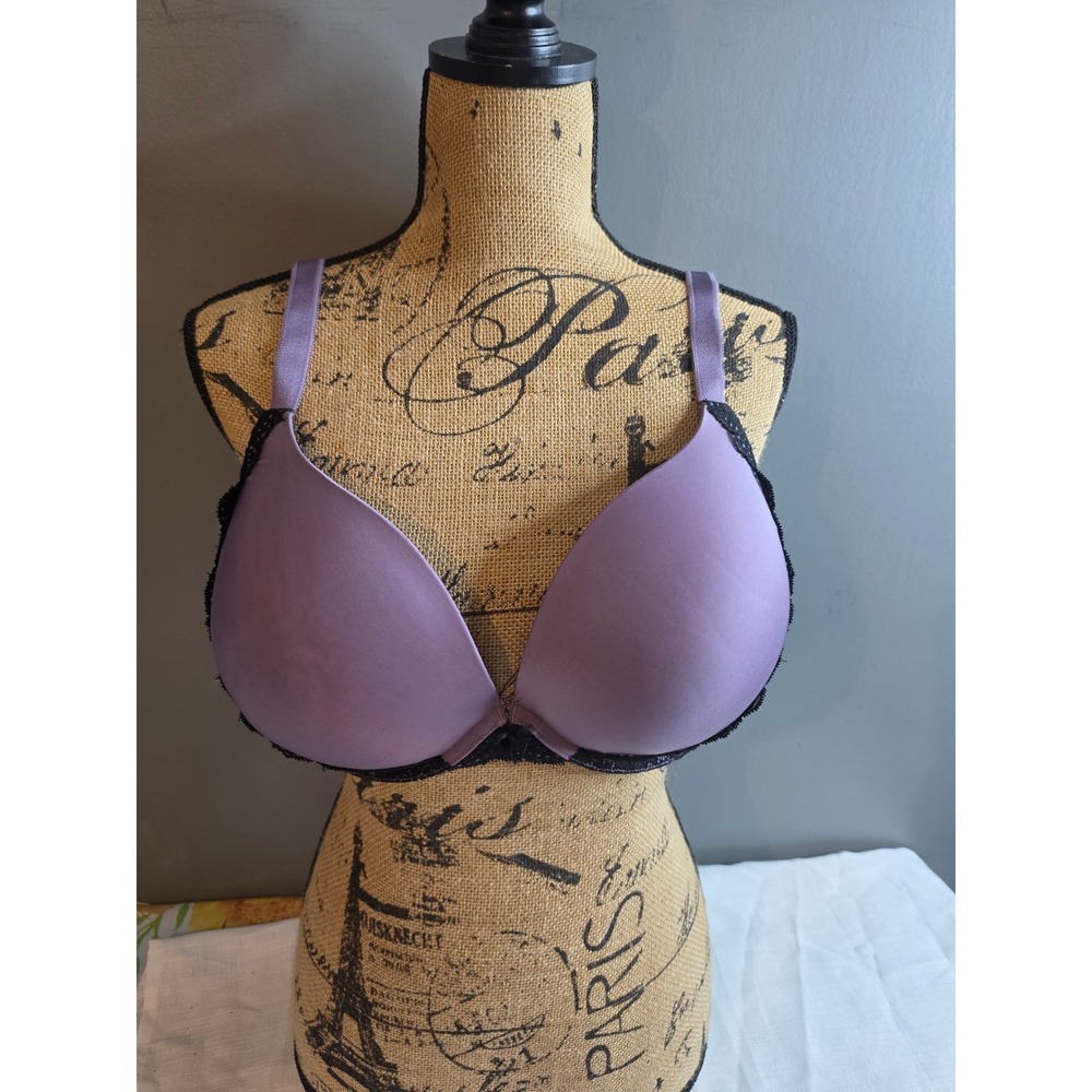 Torrid 44D Purple Push Up Plunge Bra Black Lace Trim Underwire Adjustable Straps